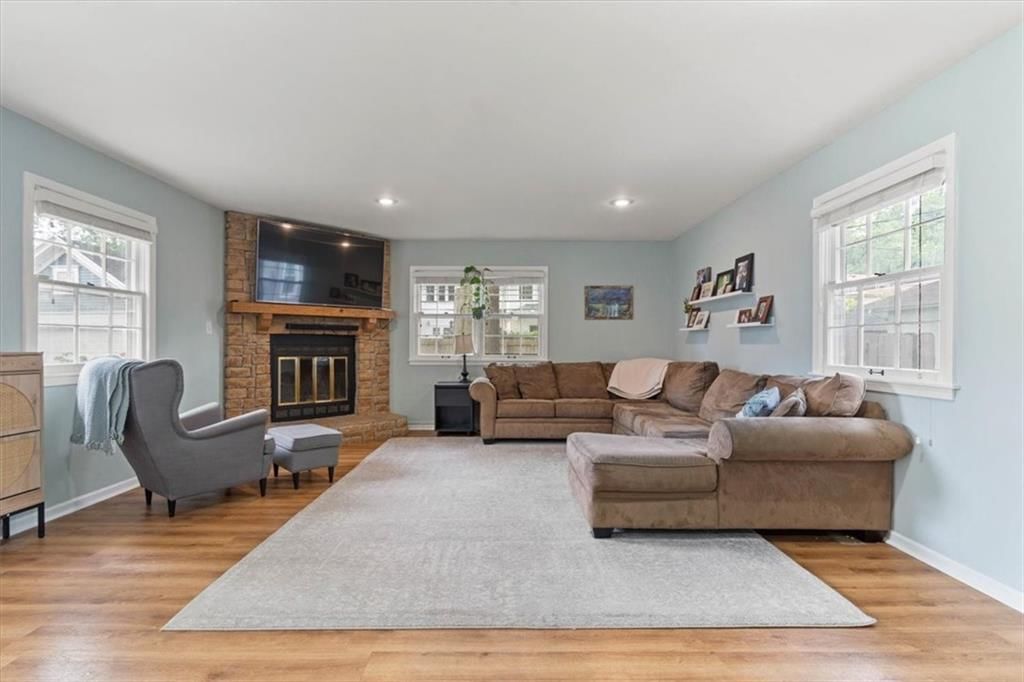 15 E 68th Terrace — photo 16