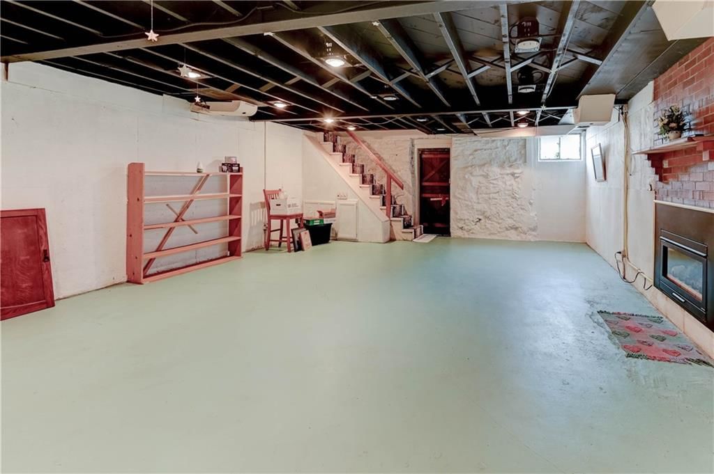 845 W 30th Street — photo 30