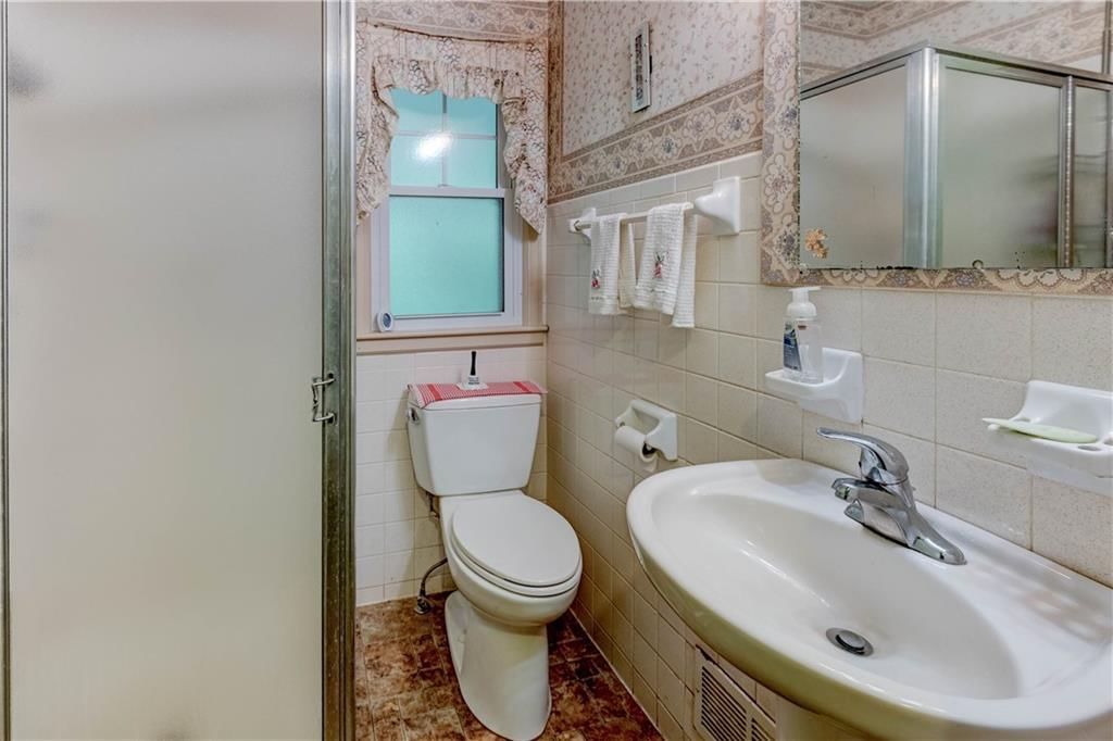 845 W 30th Street — photo 32