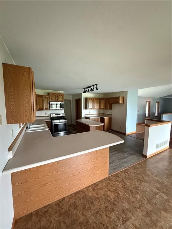 1011 N Arrowhead Drive — photo 8