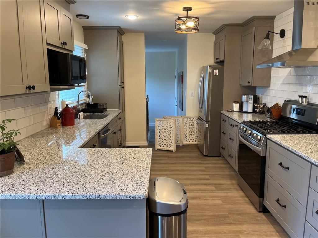7923 W 92nd Street — photo 3