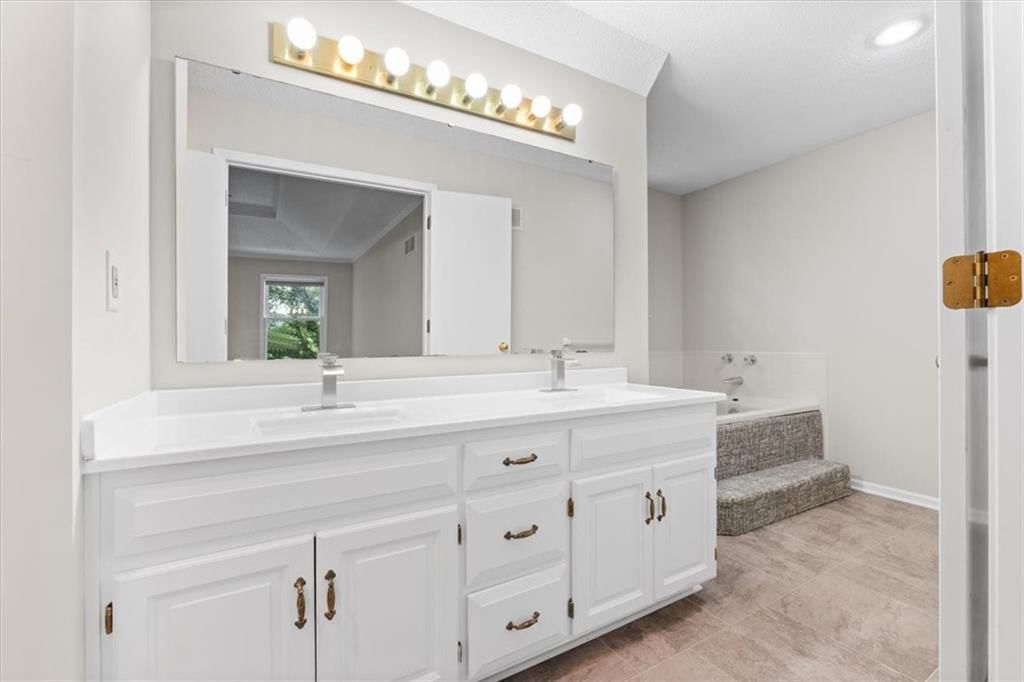 13942 W 113th Street — photo 25