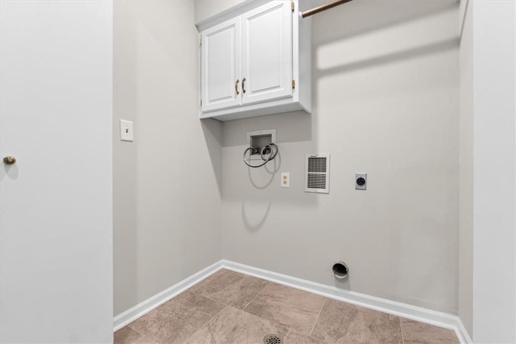 13942 W 113th Street — photo 26