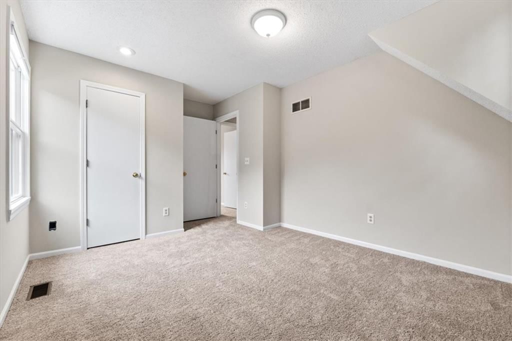 13942 W 113th Street — photo 33
