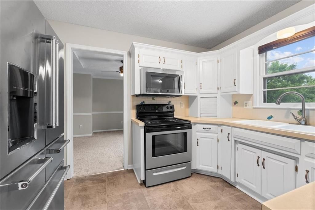 13942 W 113th Street — photo 6
