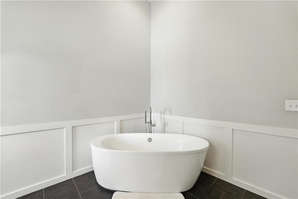 2413 NE 112th Street — photo 30