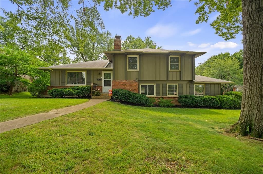 6941 Slater Street, Merriam, KS