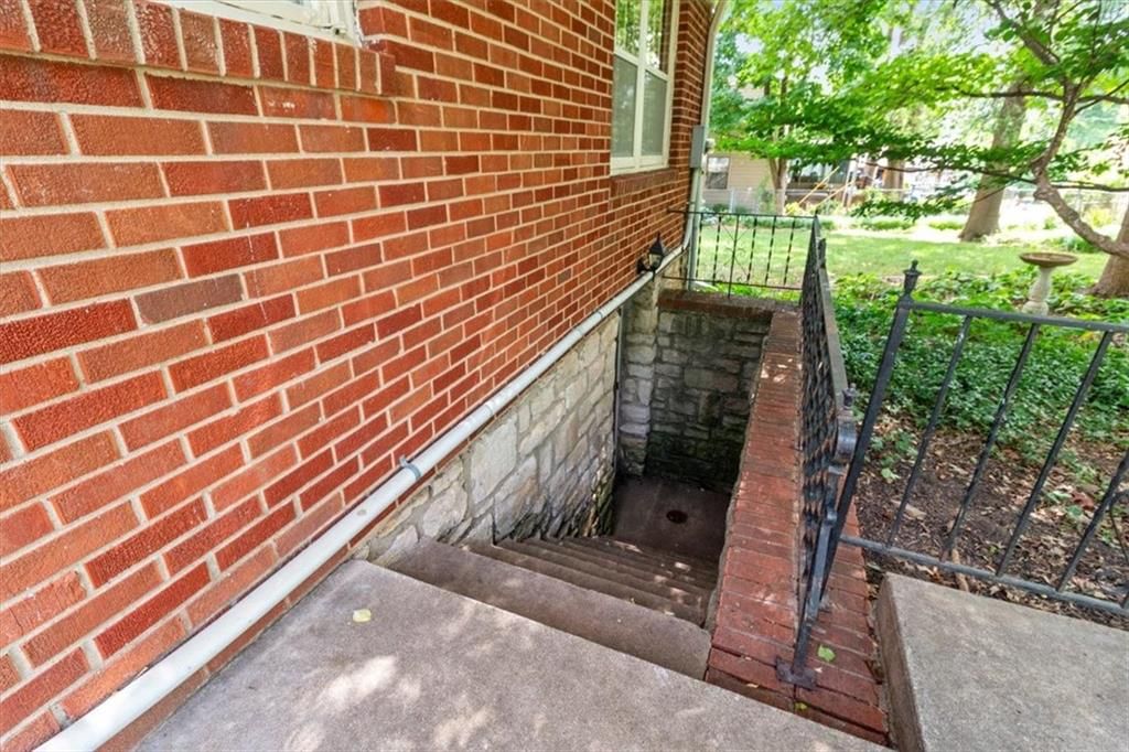 801 E Manor Road — photo 29