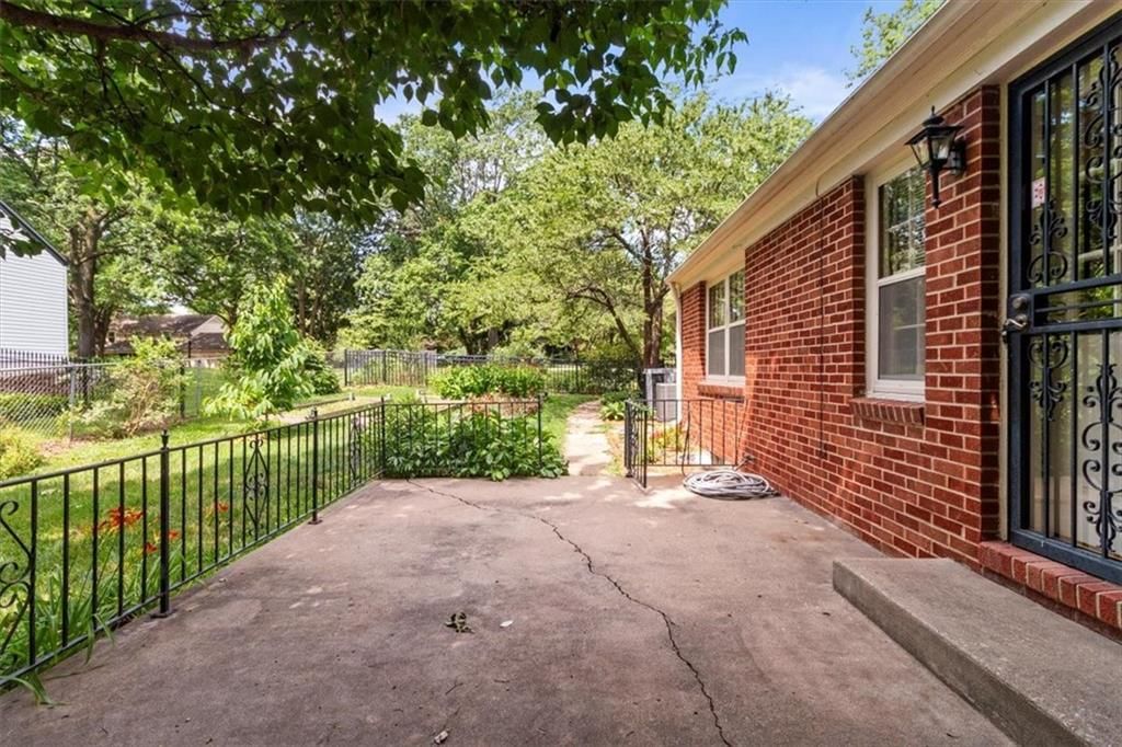 801 E Manor Road — photo 30