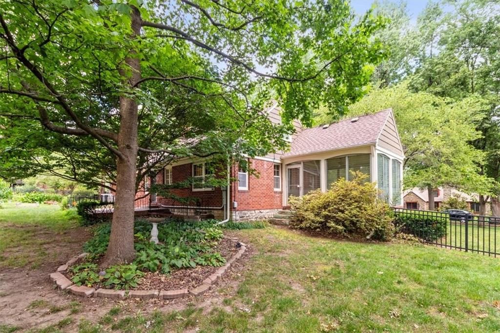 801 E Manor Road — photo 31