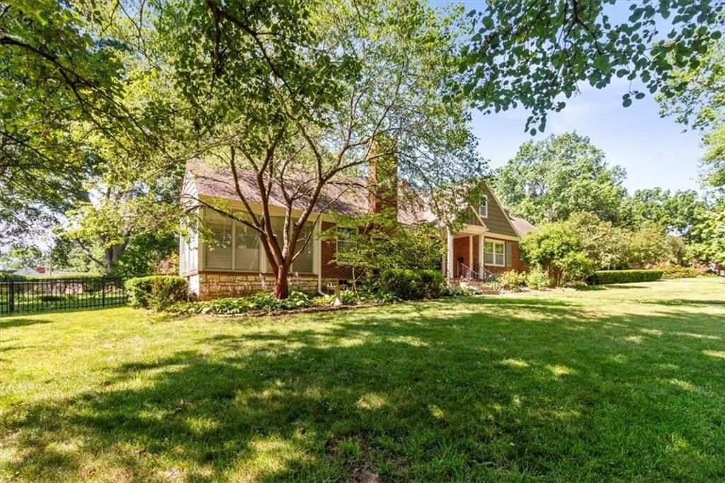 801 E Manor Road — photo 35