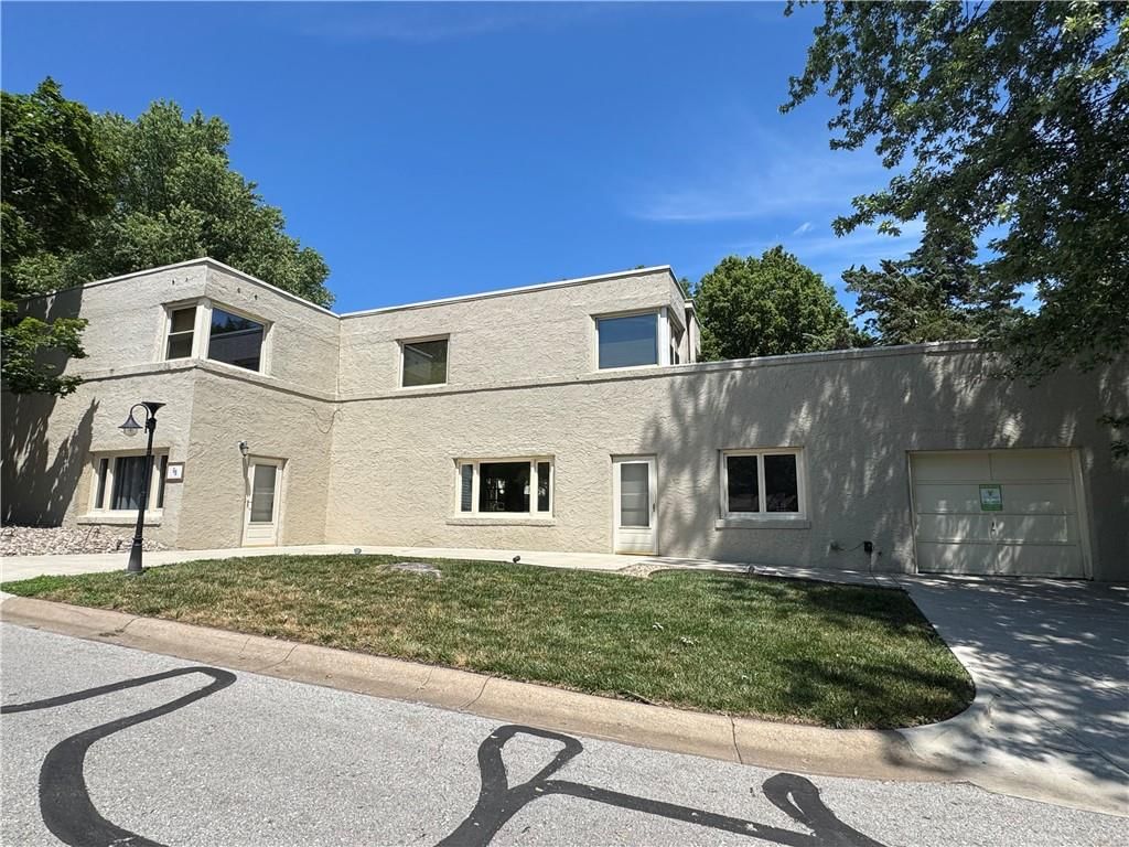 801 E Manor Road — photo 38
