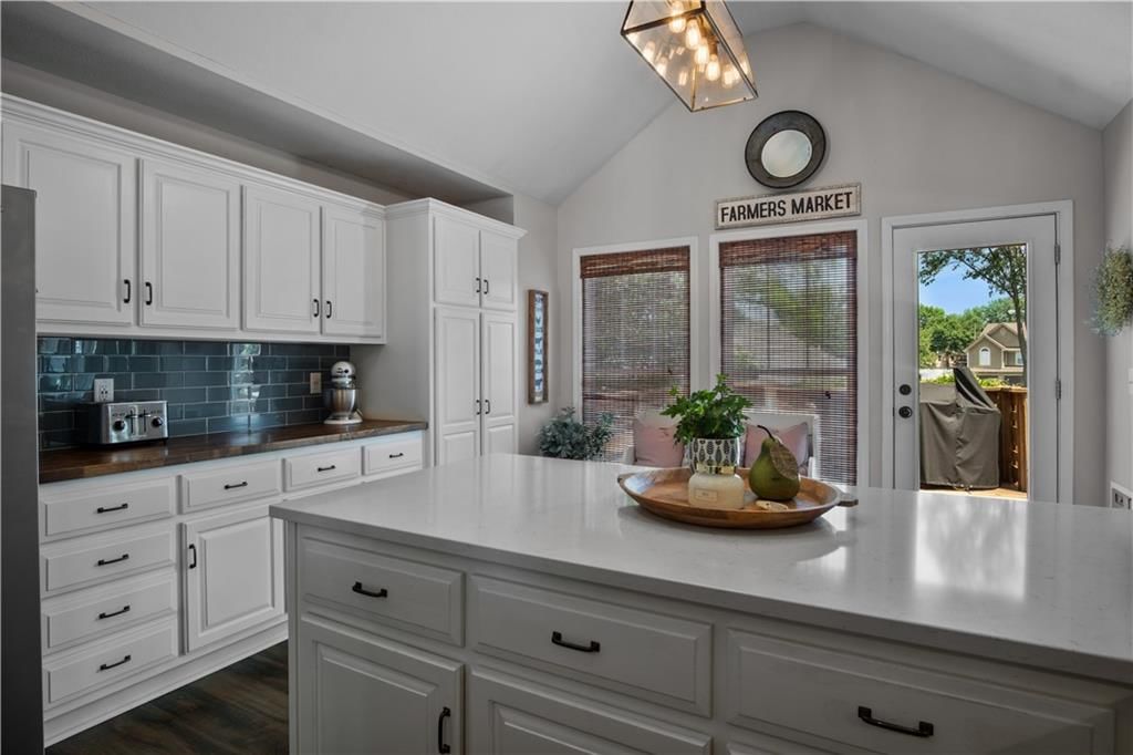 303 Shoreview Drive — photo 11