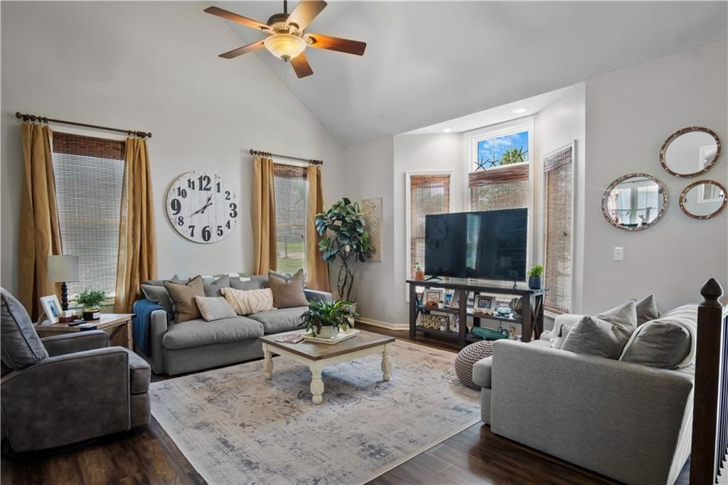 303 Shoreview Drive — photo 8