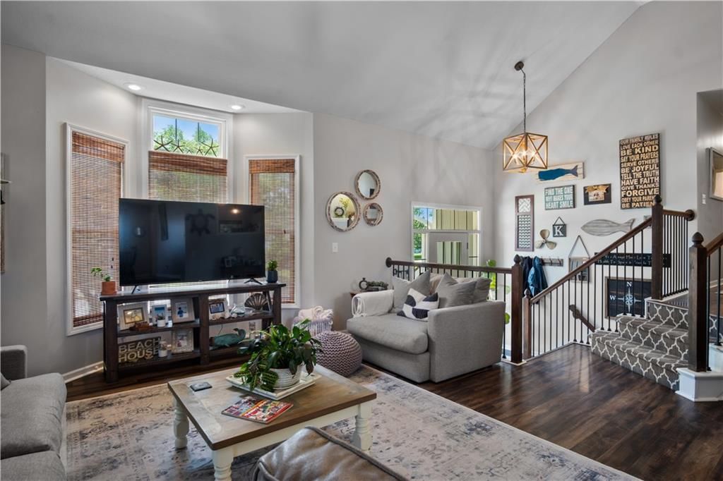 303 Shoreview Drive — photo 9