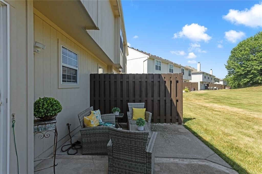 1347 NW Hidden Ridge Circle — photo 23