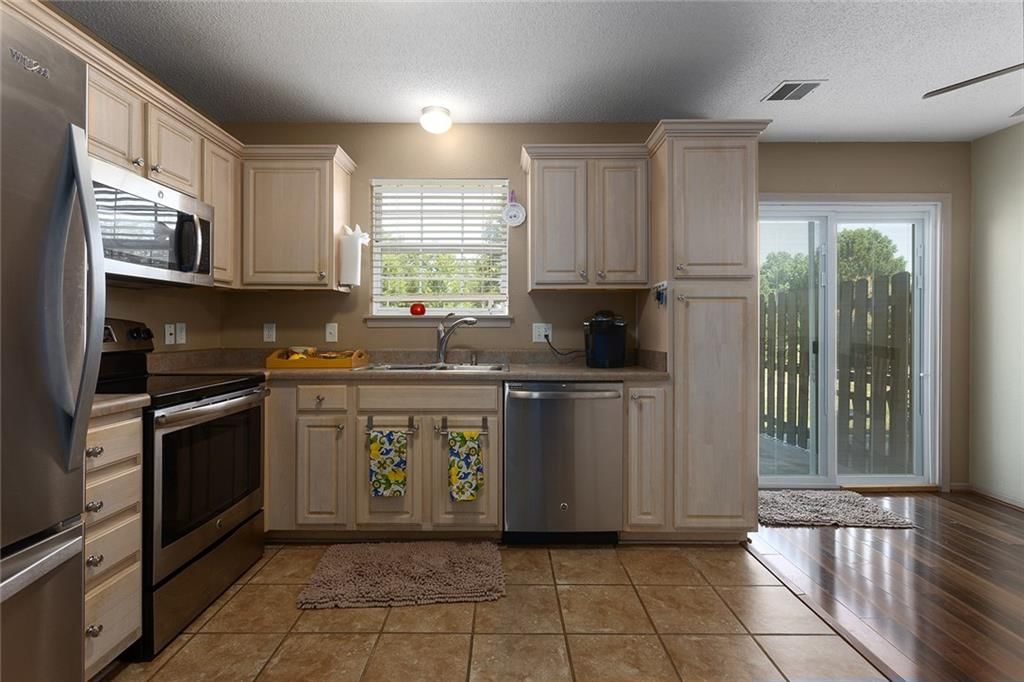 1347 NW Hidden Ridge Circle — photo 5