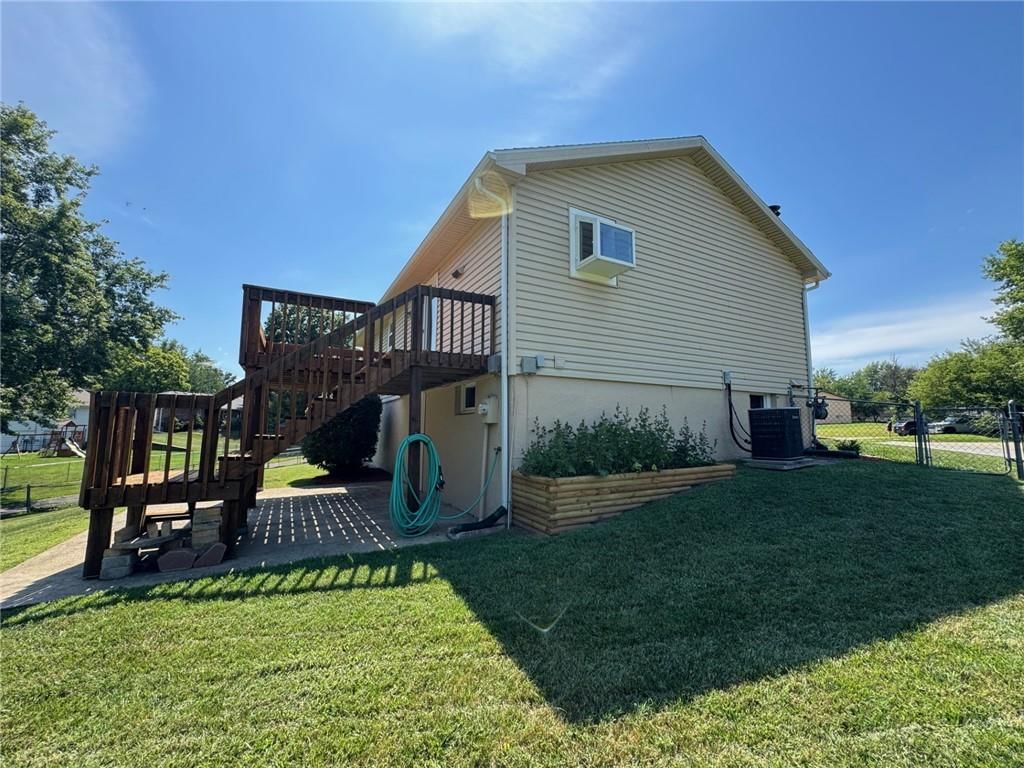 808 Britany Drive — photo 4