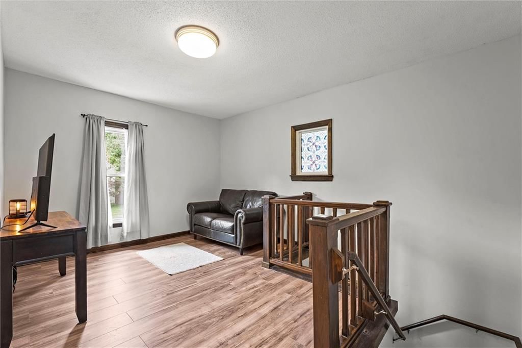 314 E Nichols Street — photo 17