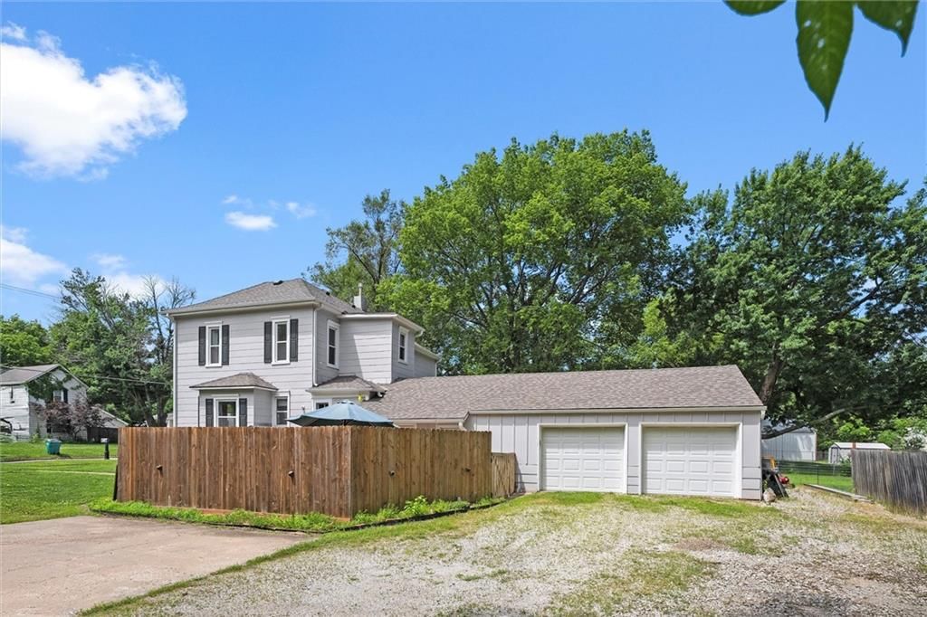 314 E Nichols Street — photo 29