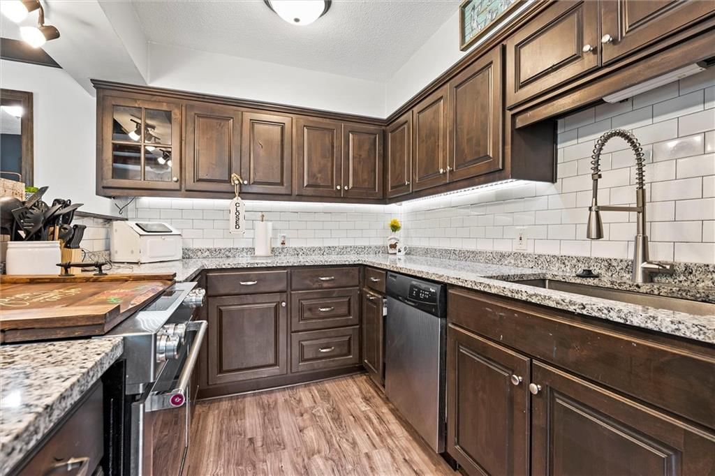 314 E Nichols Street — photo 8
