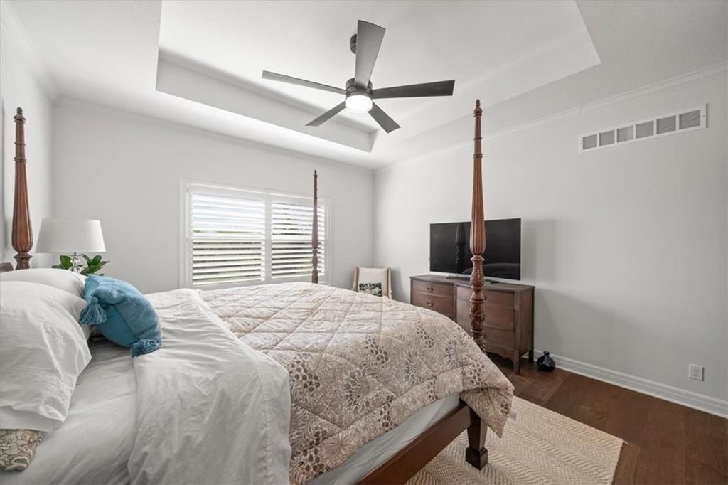 10709 N Bell Street — photo 17