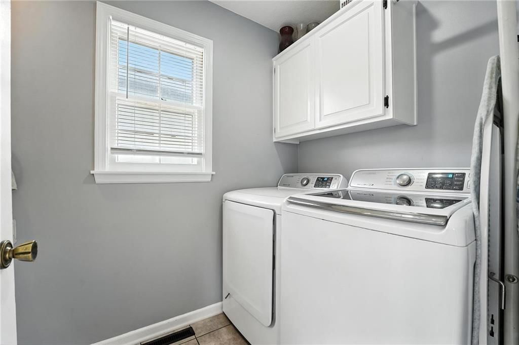 Photo 18 of 40 - 16116 W 126th Street