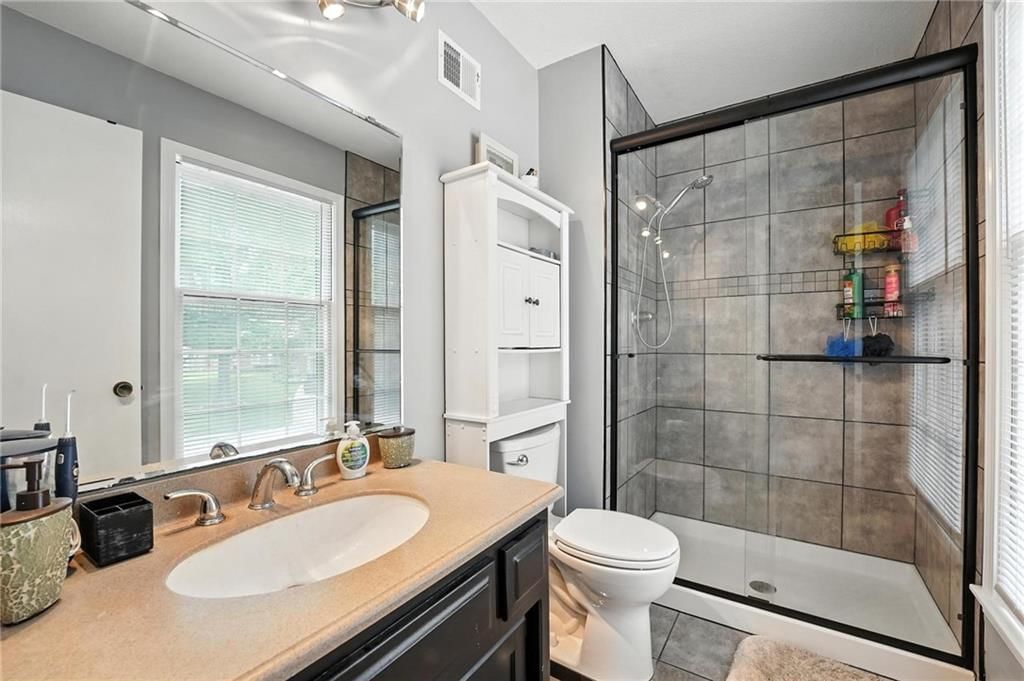 Photo 23 of 40 - 16116 W 126th Street