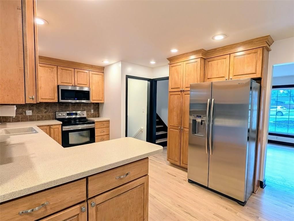206 SW Rogers Drive — photo 5