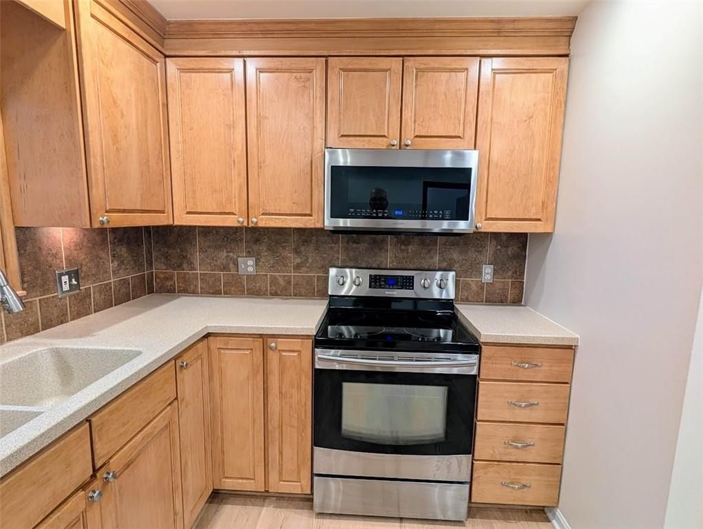 206 SW Rogers Drive — photo 8