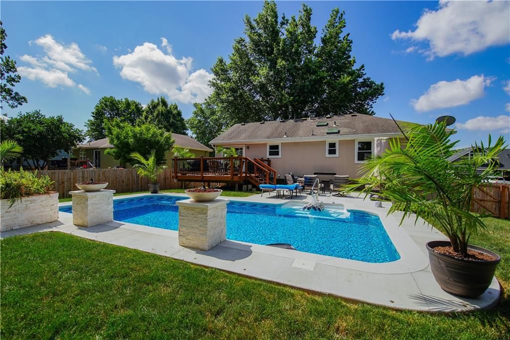 1005 Hunters Road — photo 3