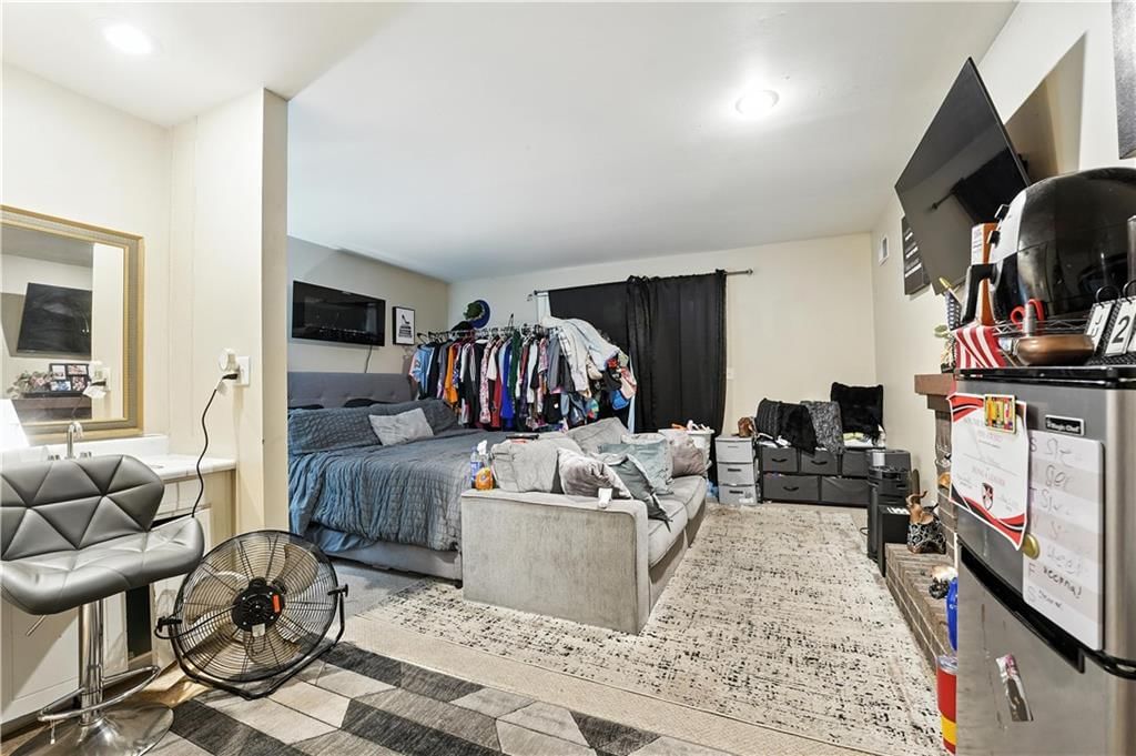 5709-5711 NW Hillside Drive — photo 15