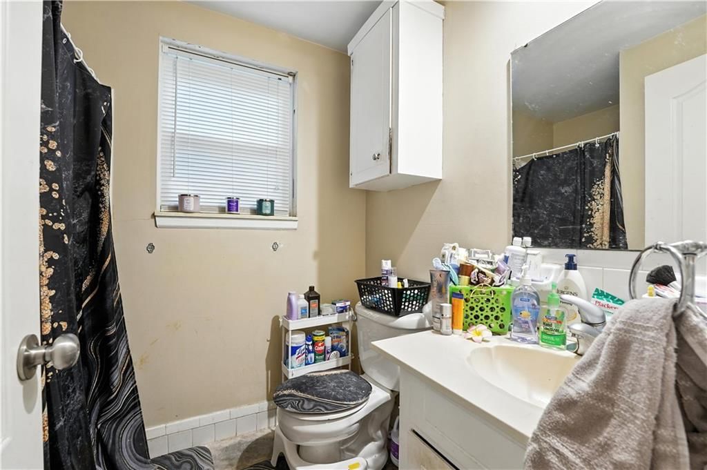5709-5711 NW Hillside Drive — photo 33