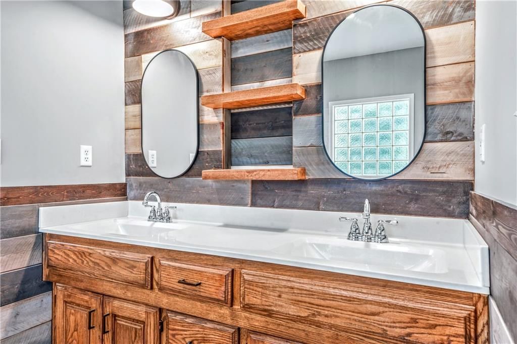 207 Sugarland Drive — photo 13
