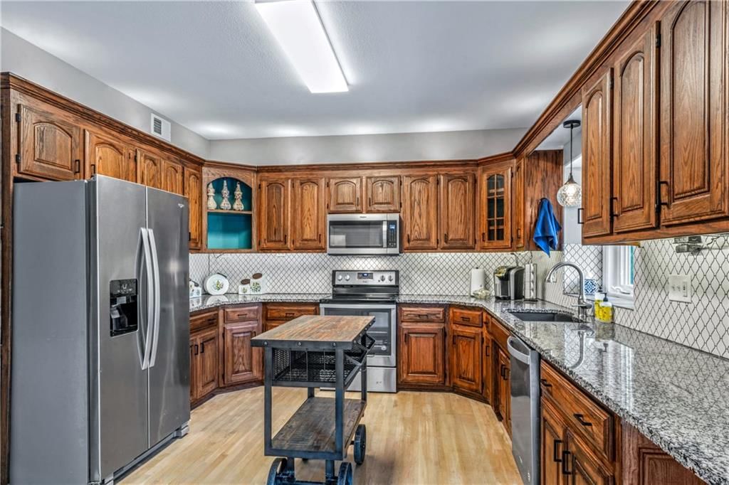 207 Sugarland Drive — photo 8