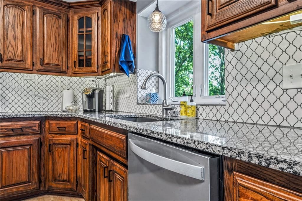 207 Sugarland Drive — photo 9