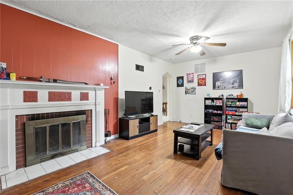 6404 Richmond Avenue — photo 2