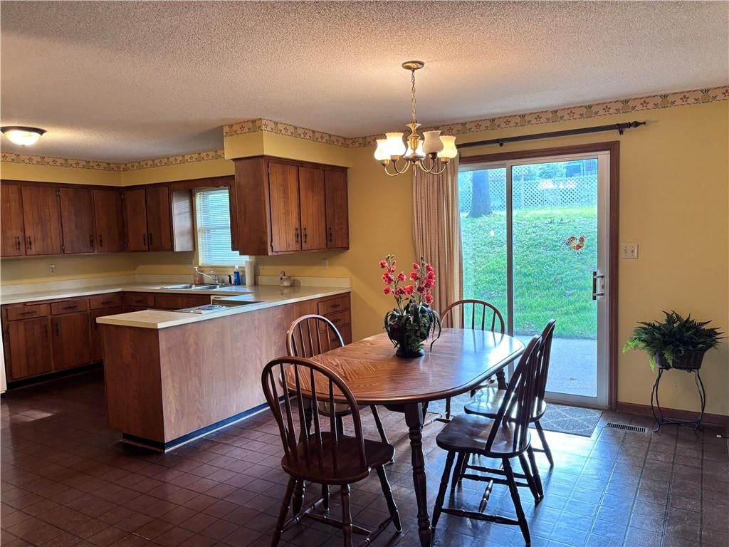 468 N Garfield Avenue — photo 5