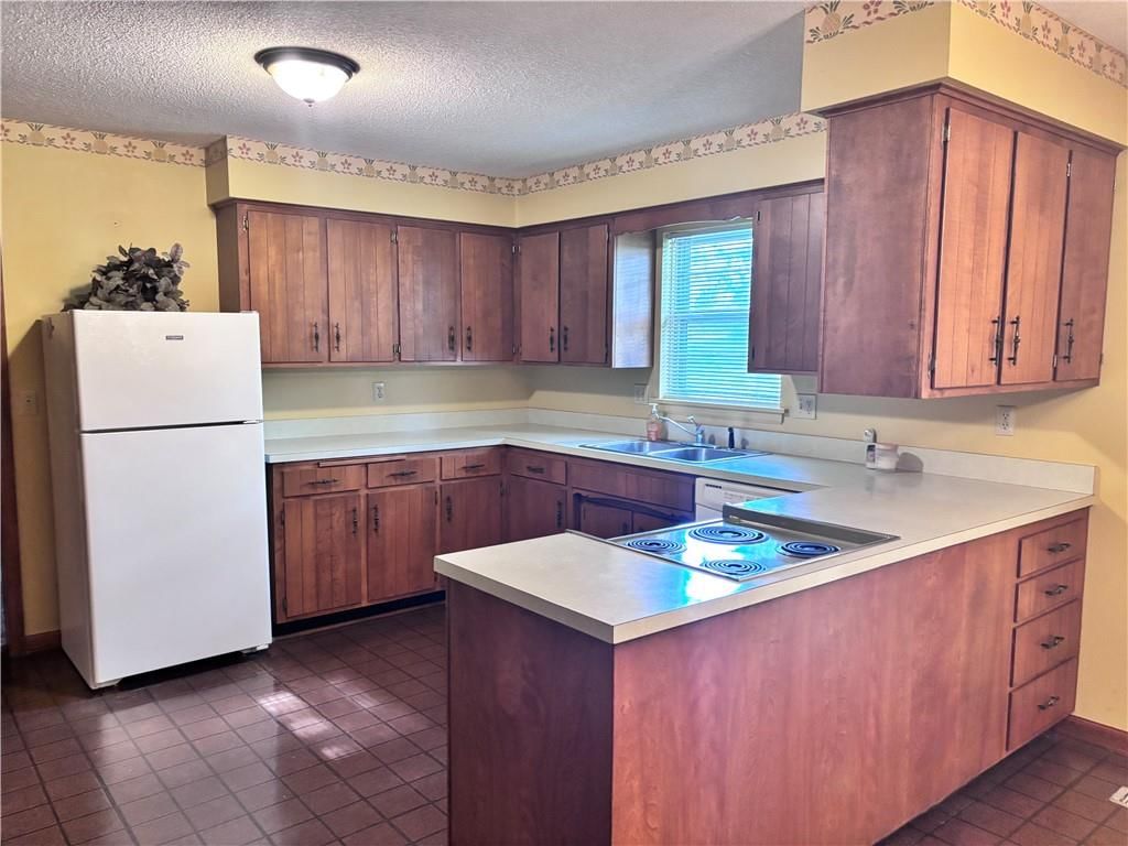 468 N Garfield Avenue — photo 8