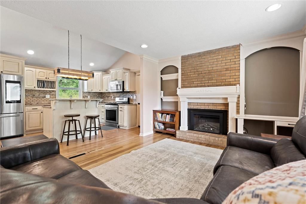 6738 N Madison Avenue — photo 6