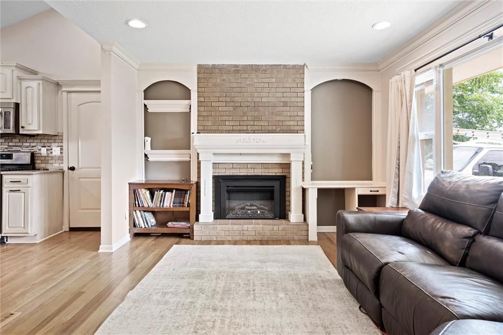 6738 N Madison Avenue — photo 7