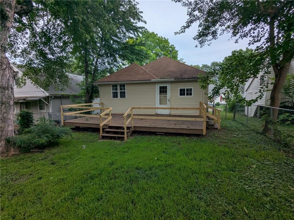 616 S Barrett Avenue — photo 13