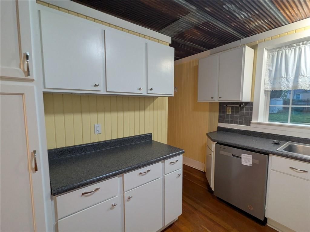 616 S Barrett Avenue — photo 6