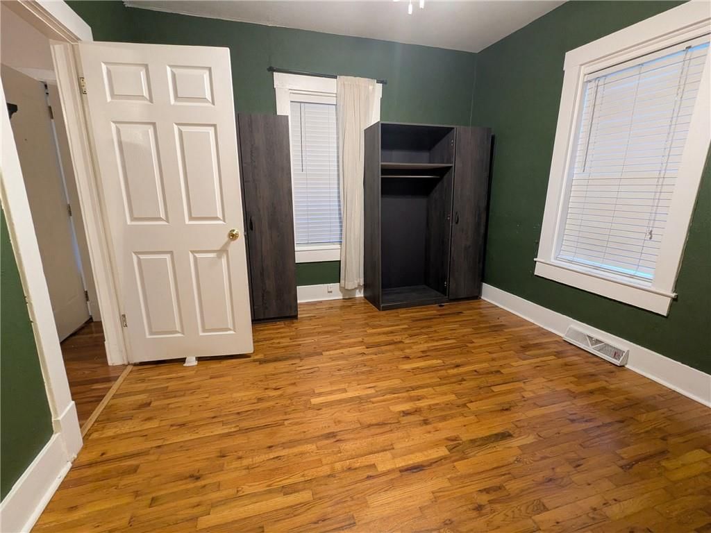 616 S Barrett Avenue — photo 8
