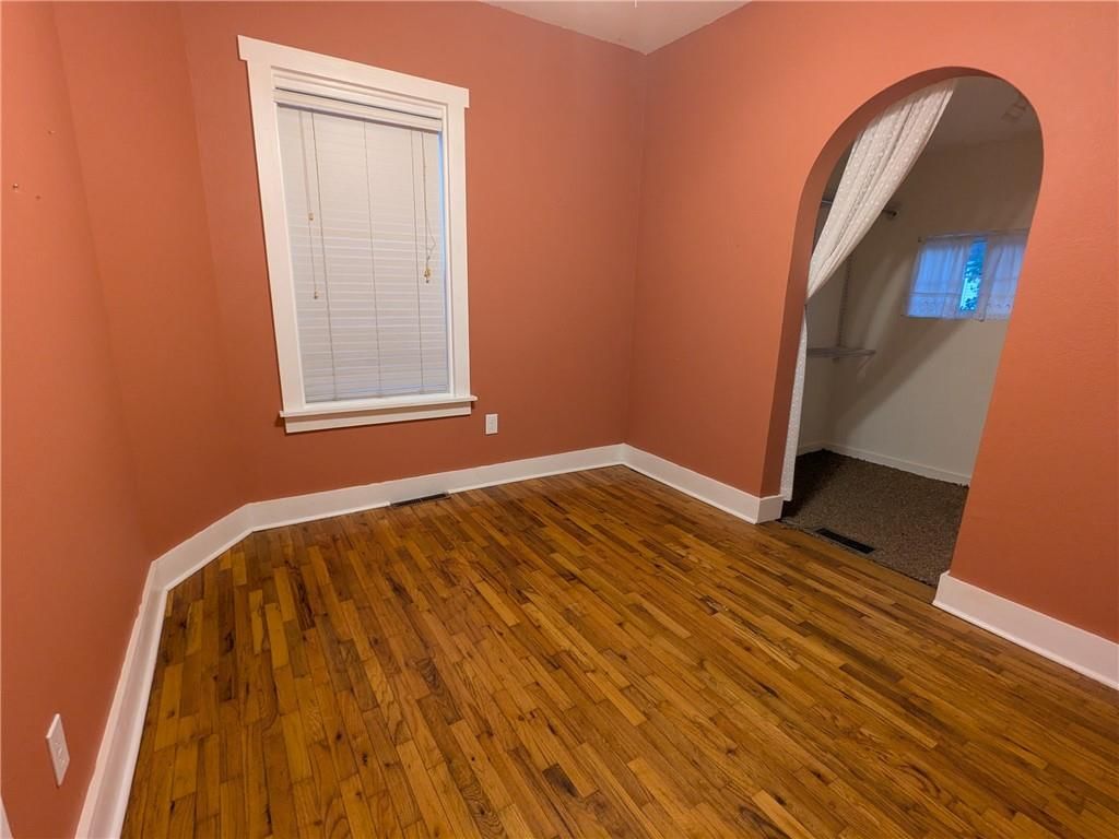616 S Barrett Avenue — photo 9