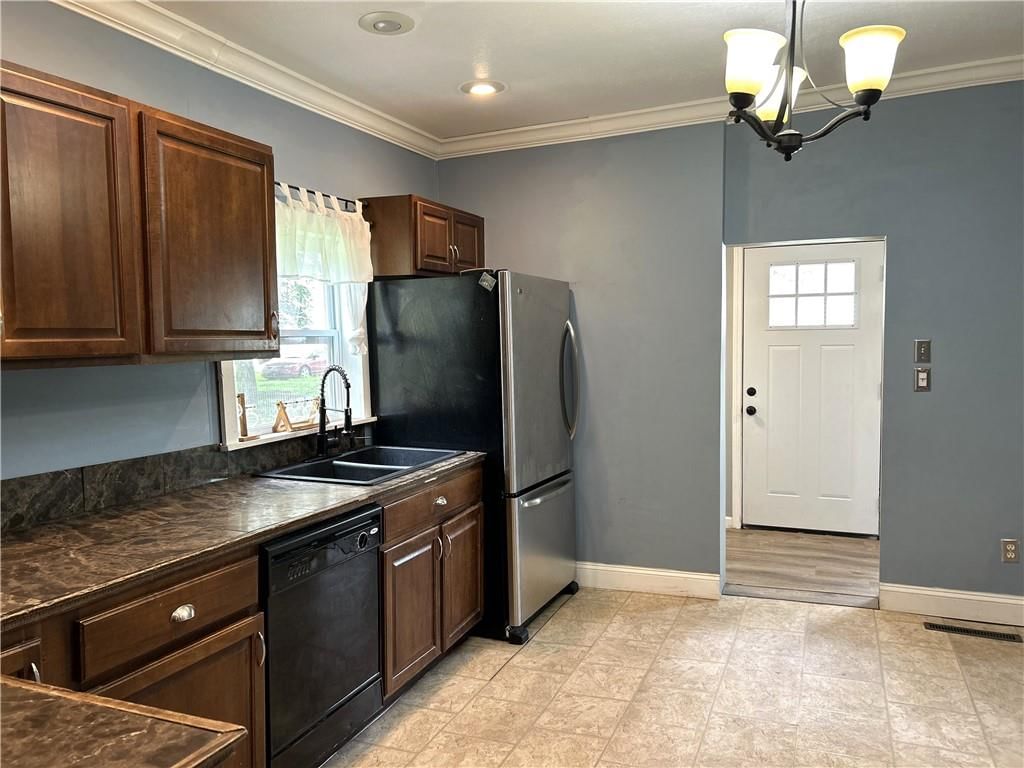 108 W Main Street — photo 11