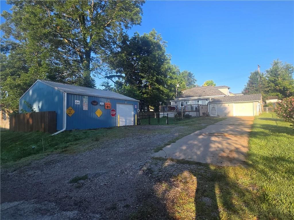 604 South Street — photo 53