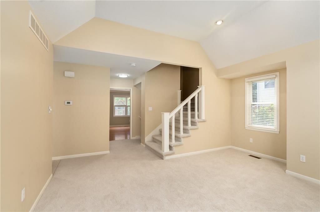 2909 Oxford Road — photo 5