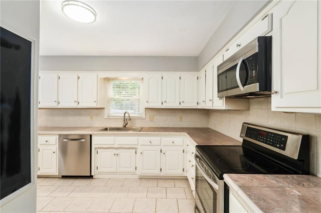 2909 Oxford Road — photo 10