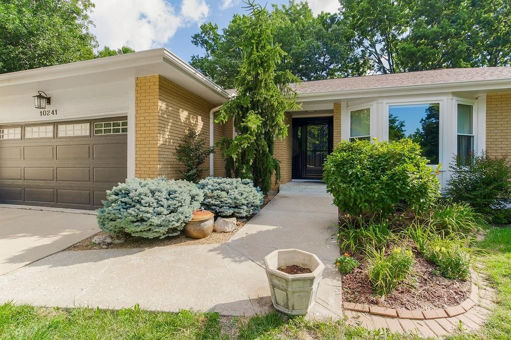 10241 Hauser Street — photo 2